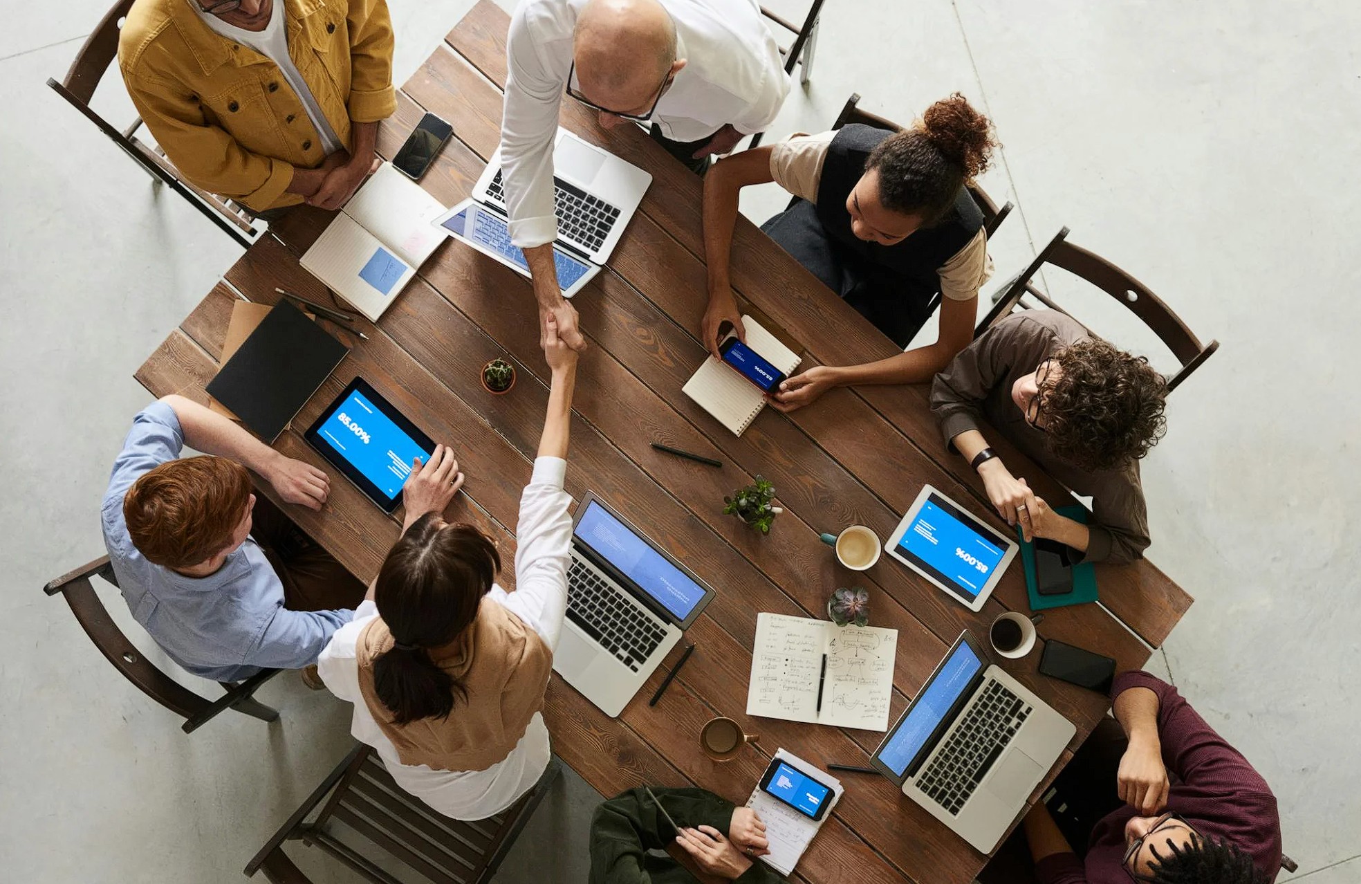 Why Community-Powered Platforms Convert Better (And How Affiliates Win)